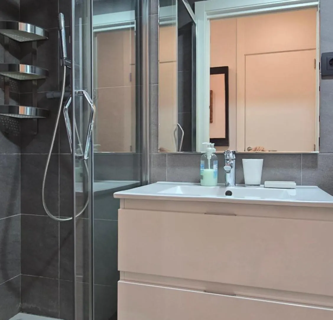 Opening Doors Summer Chic Barcelona Appartement